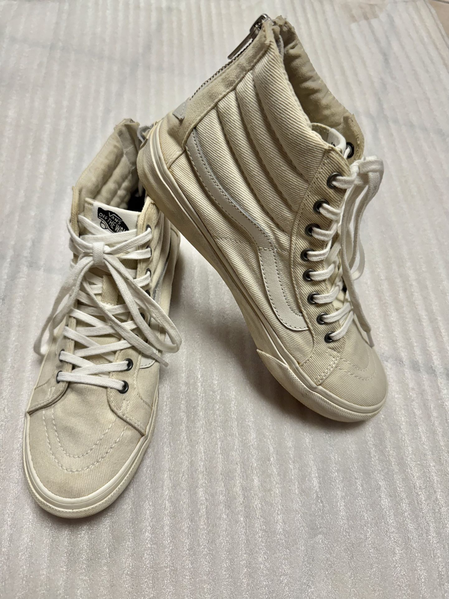 Shoes : Vans
