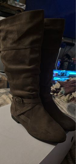 Brown Knee-High Boots with Buckle Detail