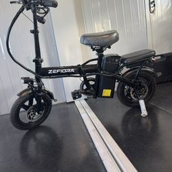Folding electric bicycle