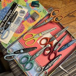Fiskars And Kraft Paper Edger Crafting Scissors 