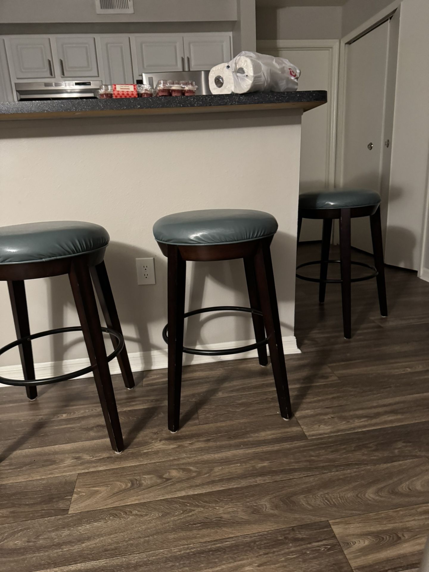 4 Bar Stools