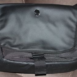 Alienware Vindicator Gaming Laptop Messenger Bag AWVM1417
