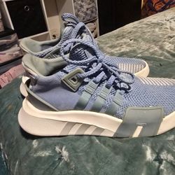 adidas EQT Basketball Adv
Ash Blue Size 7