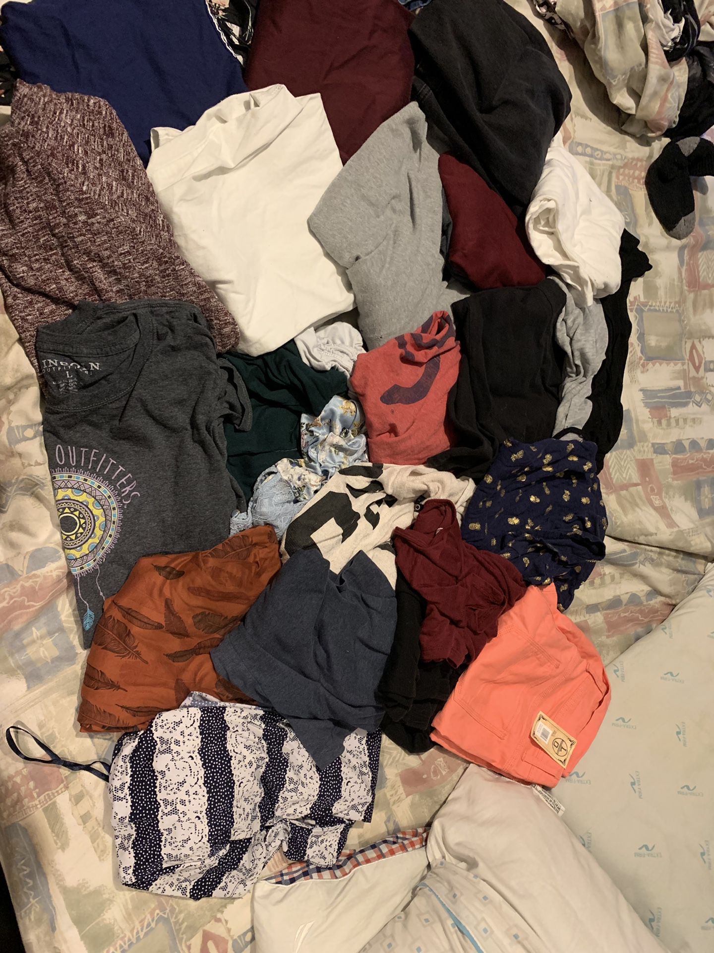 Massive clothes bundle