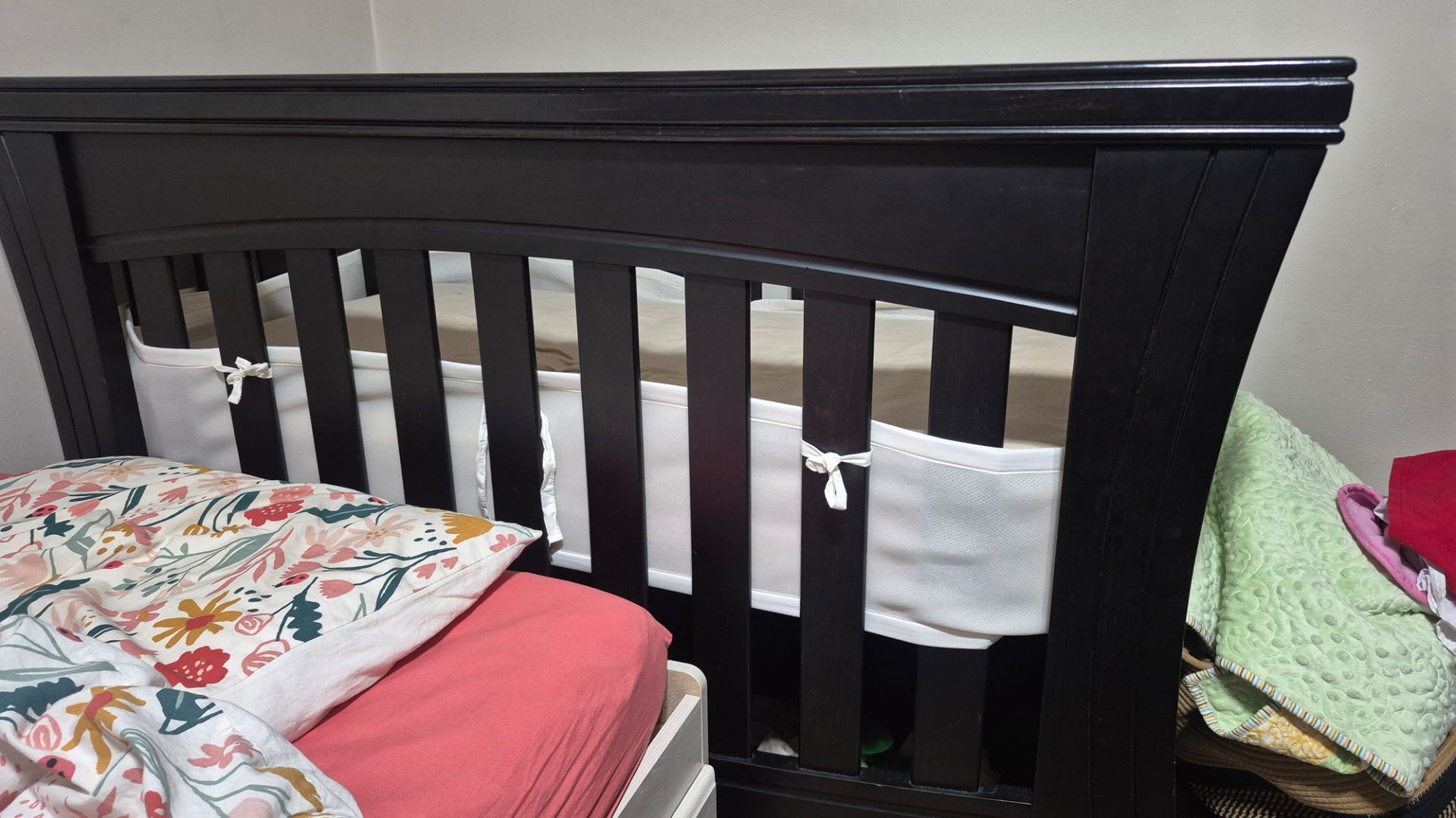 Eco-Chic Dorchester 4-in-1 Convertible Crib