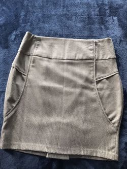 Mid thigh XOXO skirt