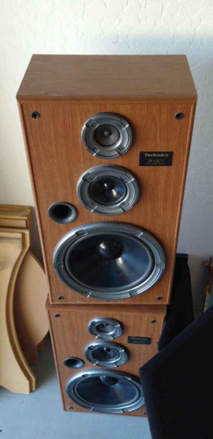 Techniques 12-in speakers Two