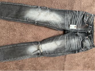 Purple jeans size 30 lost one of the tag only got the size 30 one, price is negotiable.