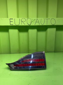 2011 2012 2013 2014 2015 2016 2017 LEXUS CT200h Right Passenger Side Trunk Lid / Inner Tail Light OEM 81581-76020