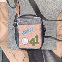 NWT Coach Sullivan Cross Body Bag With Patches Cat 80 Tan