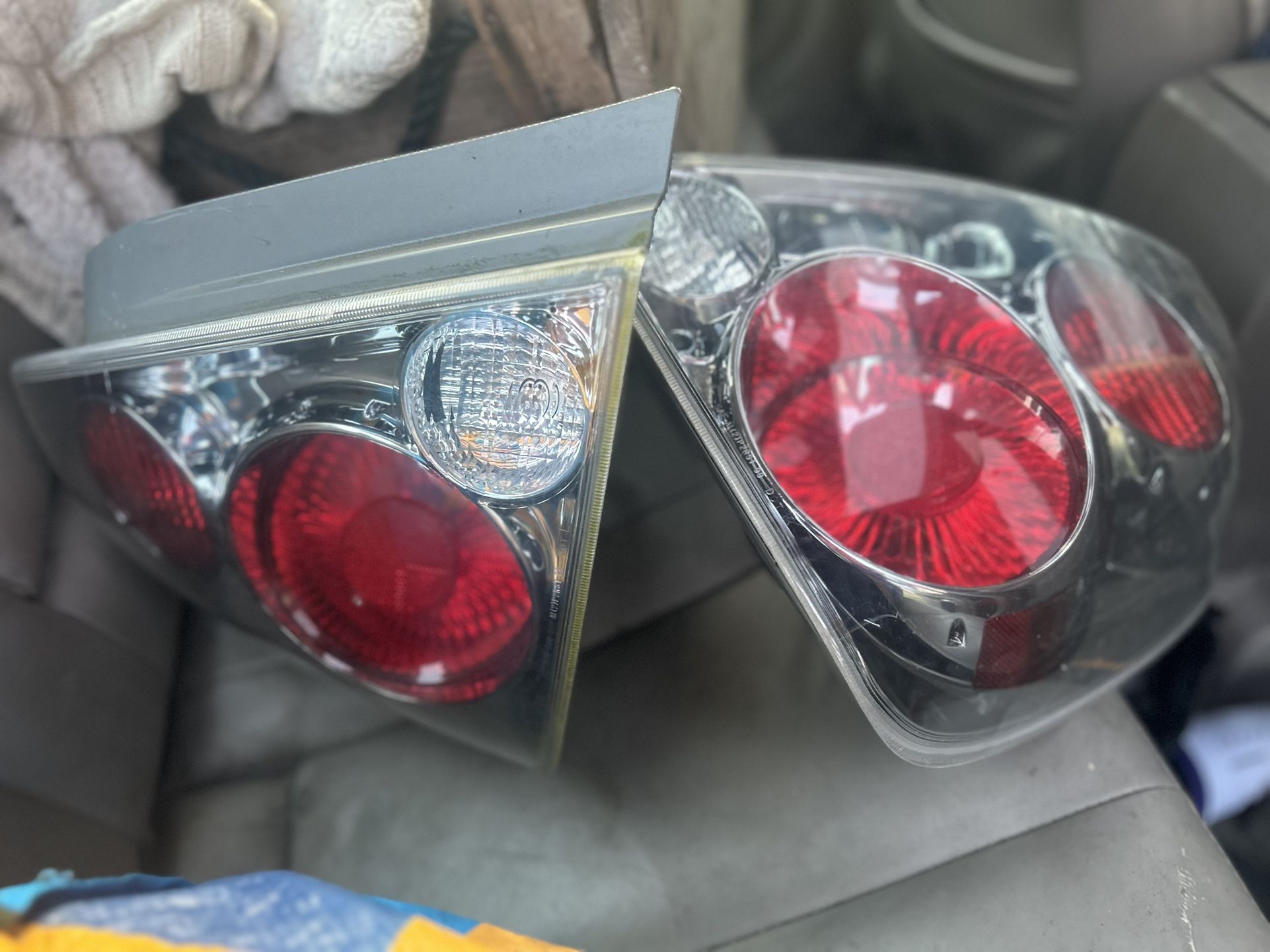 2002-2006 Nissan Altima taillight Assembly 