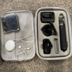Insta360 GO 3 (32GB) Bundle 