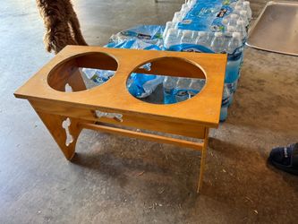 Elevated dog bowl feeder
