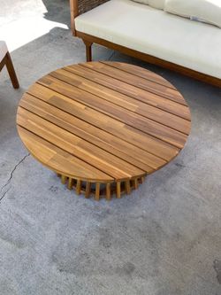 NEW IN BOX Modern Wooden Outdoor Coffee Table – Round Slatted Top w/ Designer Base