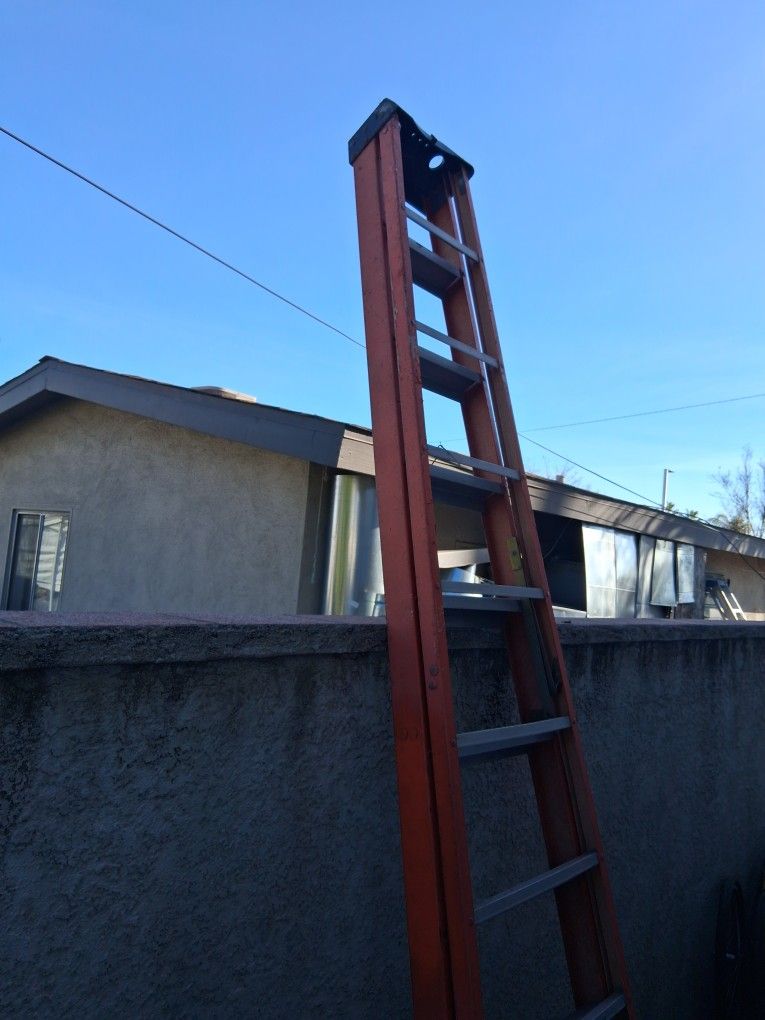 12' A Frame Ladder