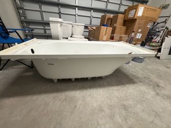 bathtub & 3 Toilets