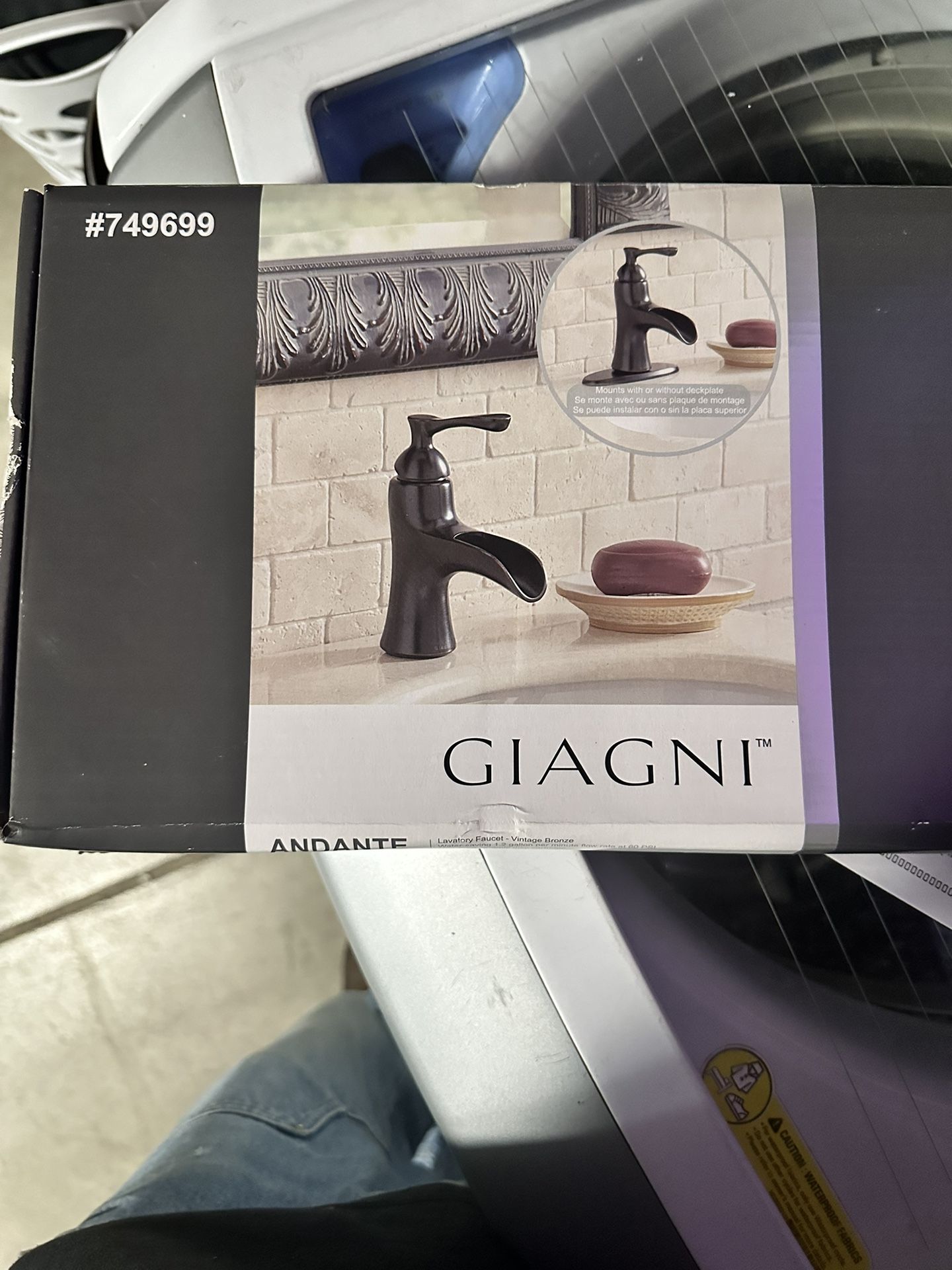 GIAGNI Bathroom Faucet. Brand New.
