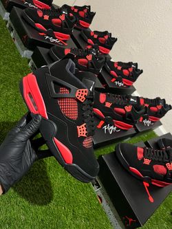 Jordan 4 thunders