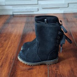 Kids UGG Corene Boot  Black Suede Size 6 Pull On Side Zip