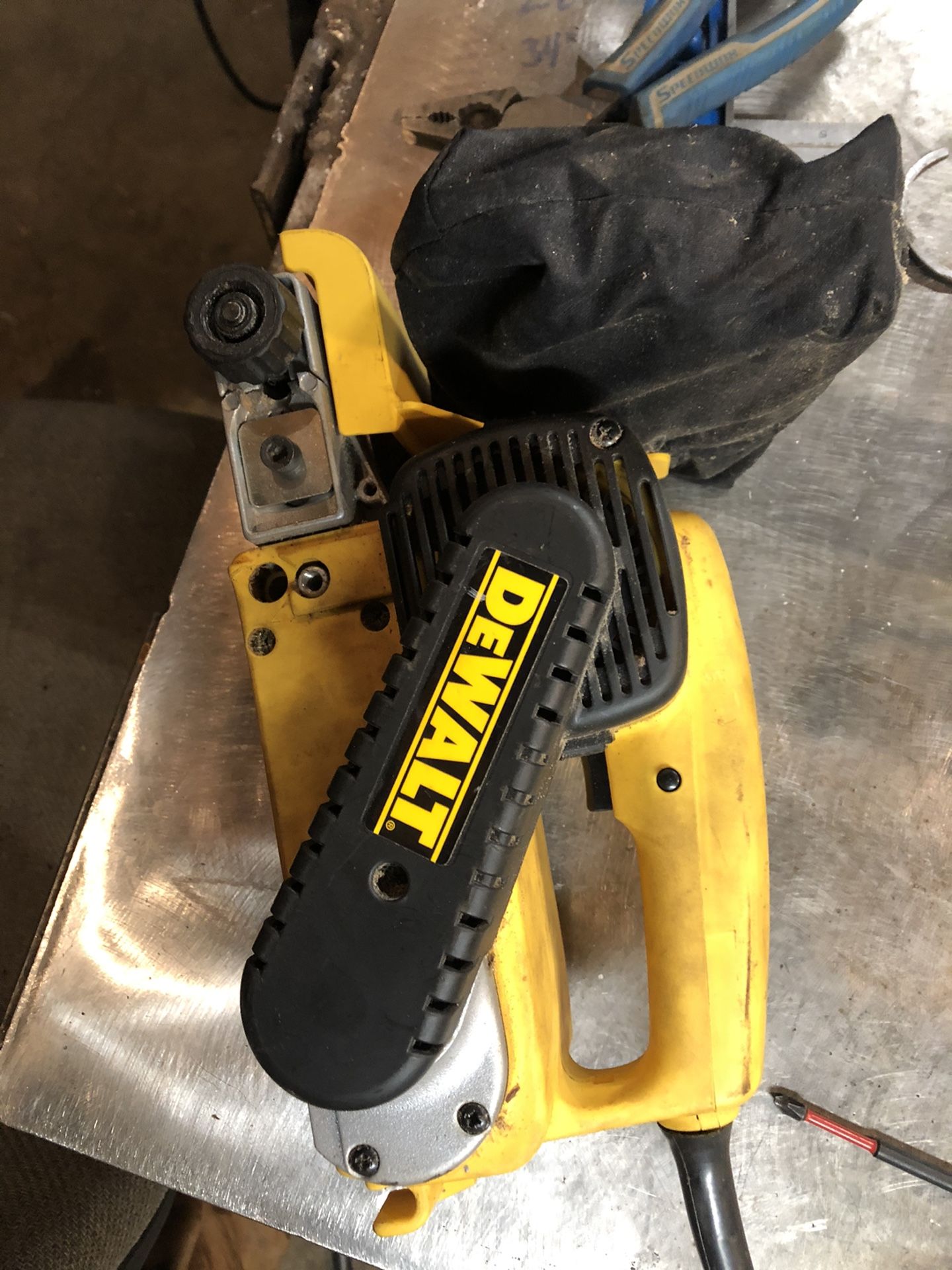 Dewalt Belt Sander for Sale in Lynnwood, WA OfferUp