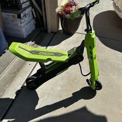 Viro  Vega Electric Scooter - FOR PARTS ONLY