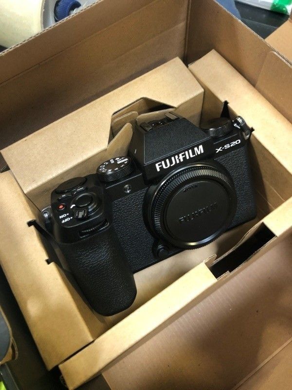 FUJIFILM X-S20 (26 MP, 6.2K 30P, FHD 240P 10x Slo mo, AI Processing,IBIS System, VLOG Mode)