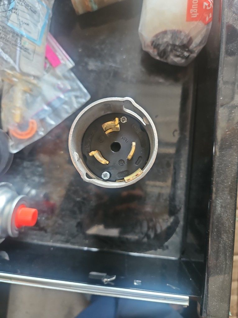 Hubbel Socket