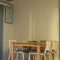 Dinner Table + 4 Chairs 