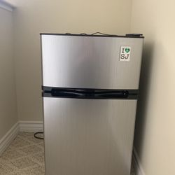 Insignia Mini Fridge For Sale