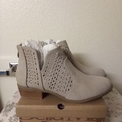 Women's Low Cut Boots