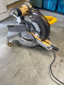 Dewalt 12 inch sliding compound miter saw