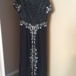 Beautiful beaded dress😍 Don't miss to see it!