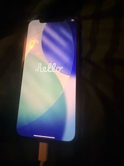 iPhone 12 64gb slight crack Asking $140. Unlocked for any carrier