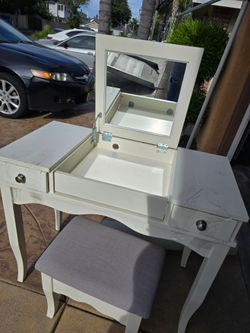 Vanity Set