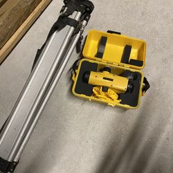 Level With Tripod 