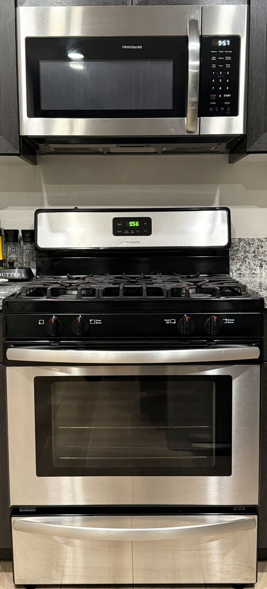 Frigidaire Stove And Microwave 
