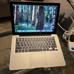 LOADED Apple MacBook Pro 13” Laptop Computer / i5 / 8GB RAM / 256GB SSD / Sequoia 15.7.5 / Logic / Final Cut / Office