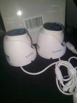 Reolink D800 security cameras