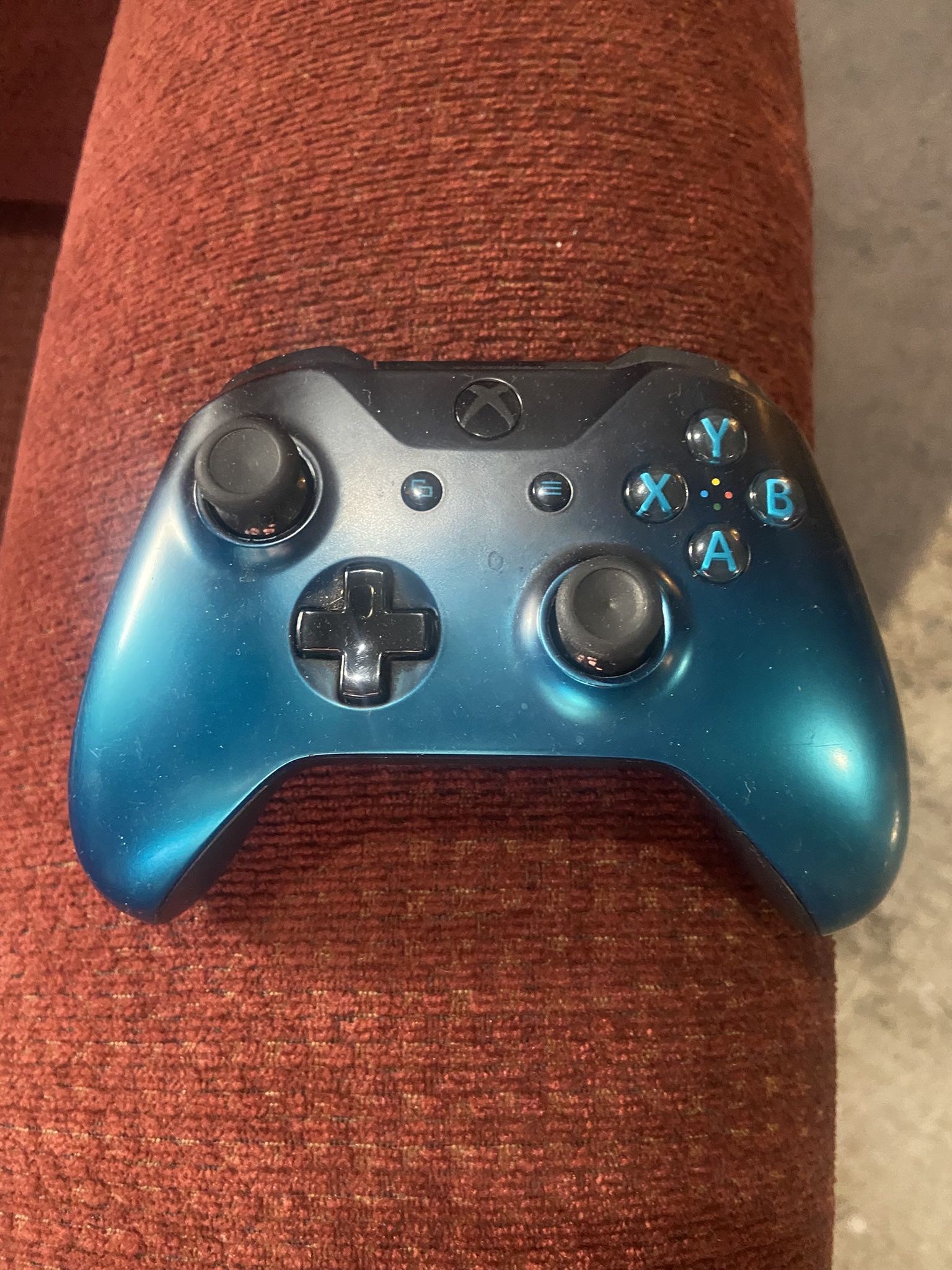 Xbox One - Wireless Controller/Used/Very Good Condition- Ocean Shadow Special Edition