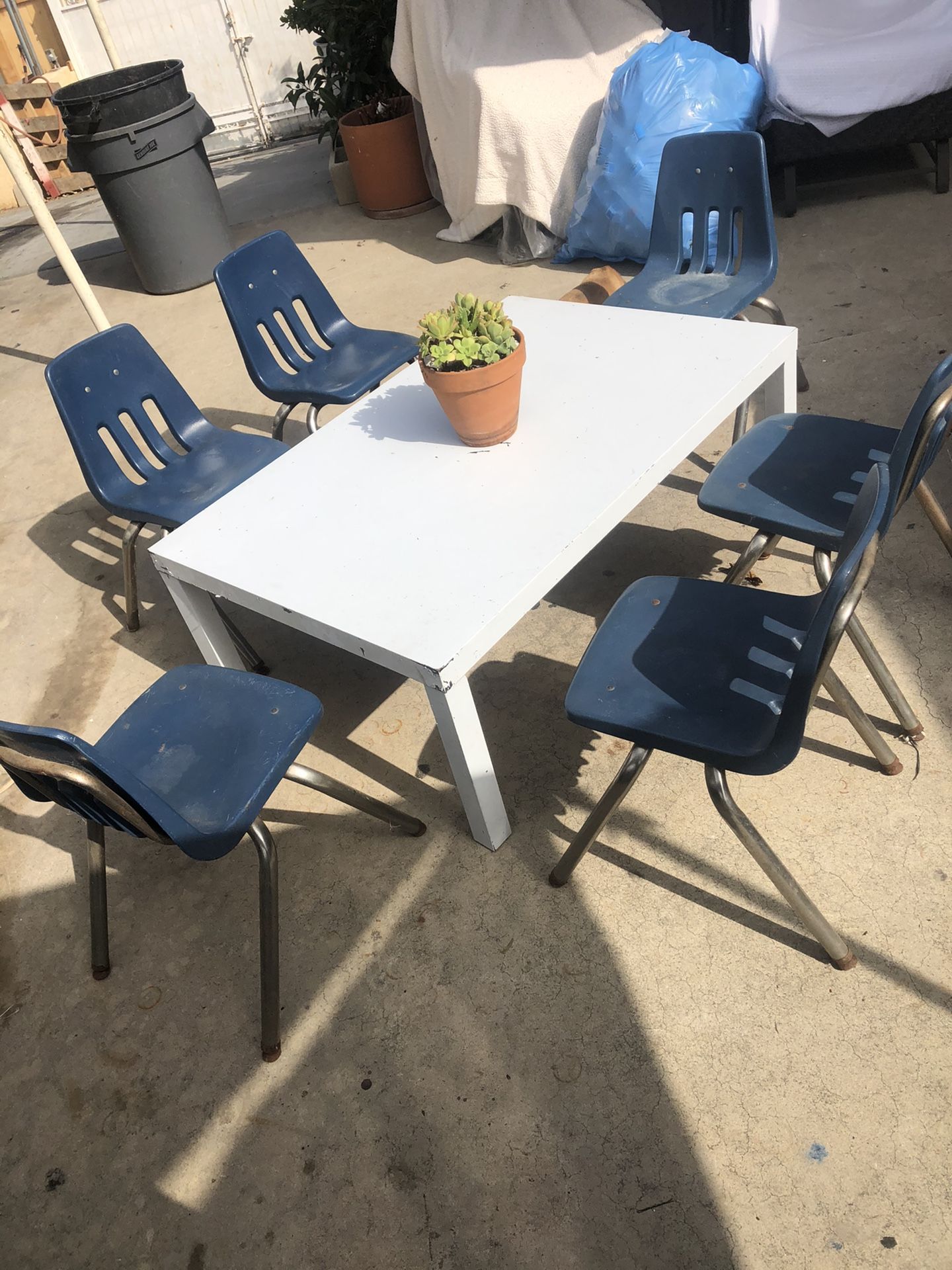 Kids Desk & Chairs