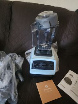 BRAND  NEW  VITAMIX  BLENDER WITH BOX