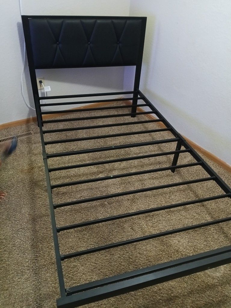 Twin Size Bedframe With Headboard