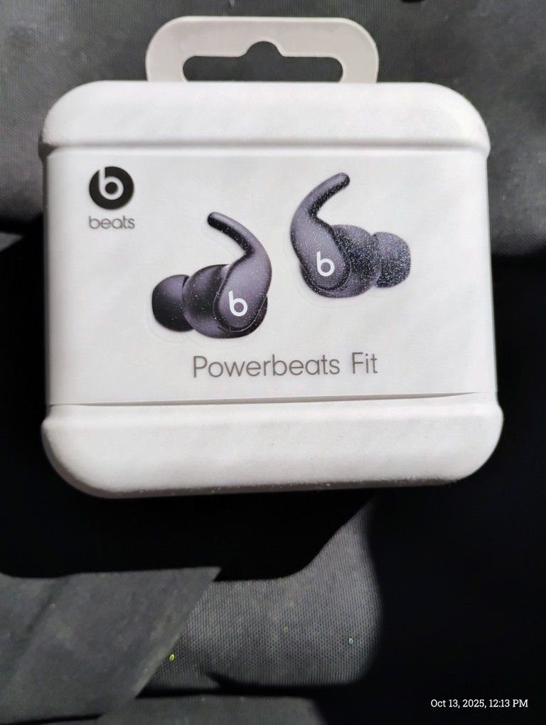 NEW beats PowerBeats Fit