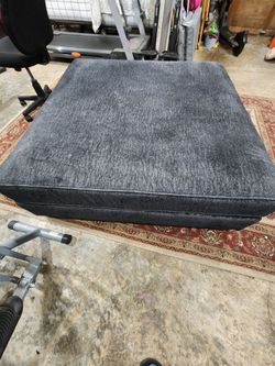 Ottoman and single seat