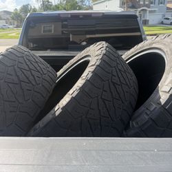 Nitto 285/55r22