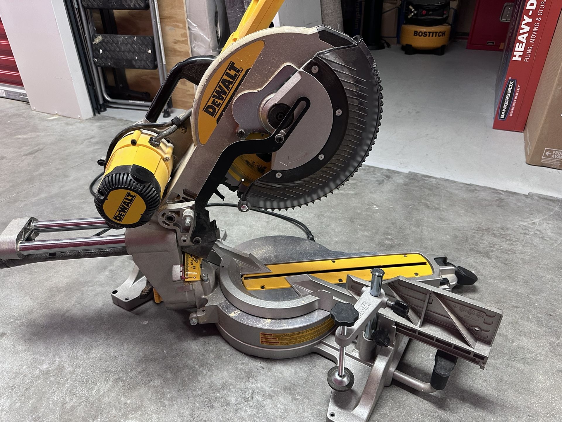 DWS779 12” DOUBLE BEVEL SLIDING COMPOUND MITER SAW