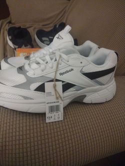 Brand new Reebok tennis shoes fuel foam style