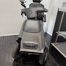 MOBILITY SCOOTER