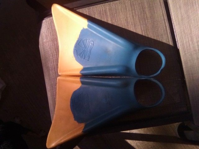Churchill & Voit duck feet swimfins