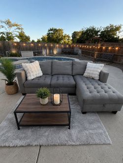 FREE DELIVERY‼️Beautiful Gray Sectional Couch w/ Storage